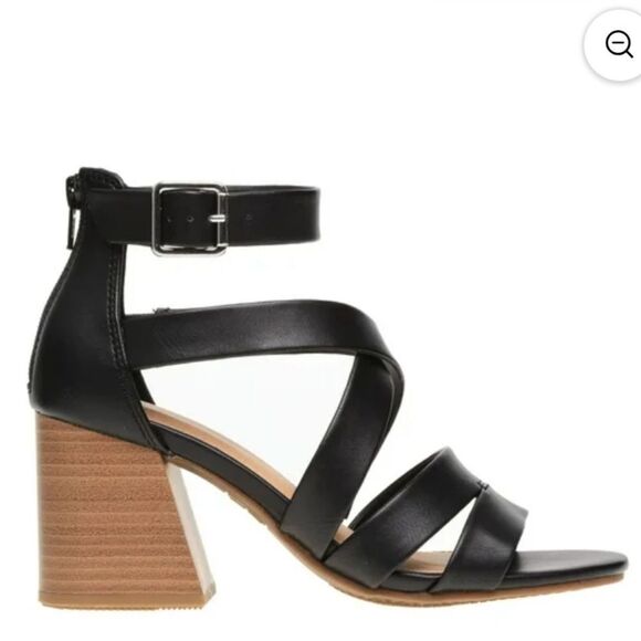 Time And Tru 8 WIDE Black Strappy Women's Sandals - New - Picture 2 of 5